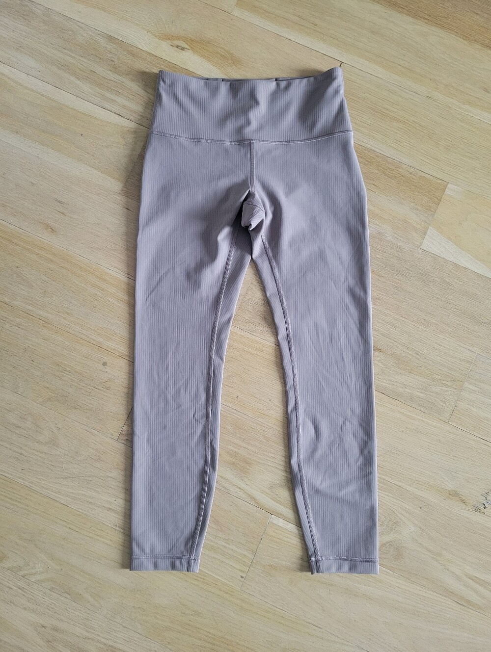 Lululemon Beige Wunder Train Leggings 25' Size 6
